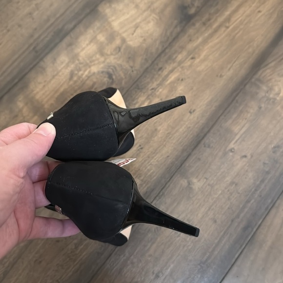 NEW Calvin Klein black suede heels women's size 8 - Picture 8 of 12
